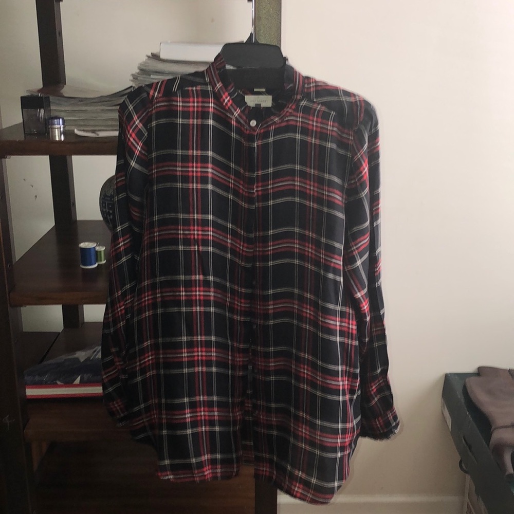 Vintage Loft top, multicolored,  approx. 28”long, 44” wide. 57 rayon, 45 poly.